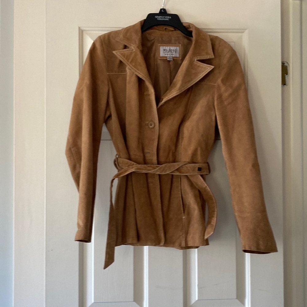 Lite weight jacket great for the spring and fall weather.
